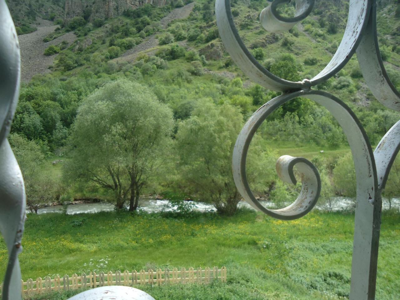 The River House Yeghegis Yekhegis Dış mekan fotoğraf